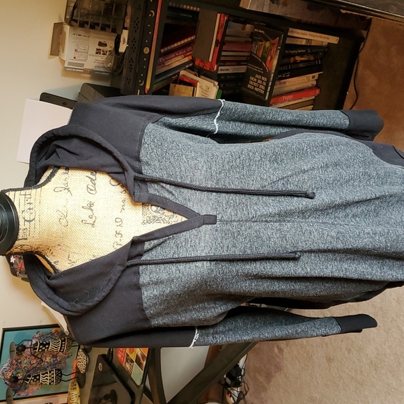 Maurices size 1 black/gray pullover hoodie - Picture 2 of 16